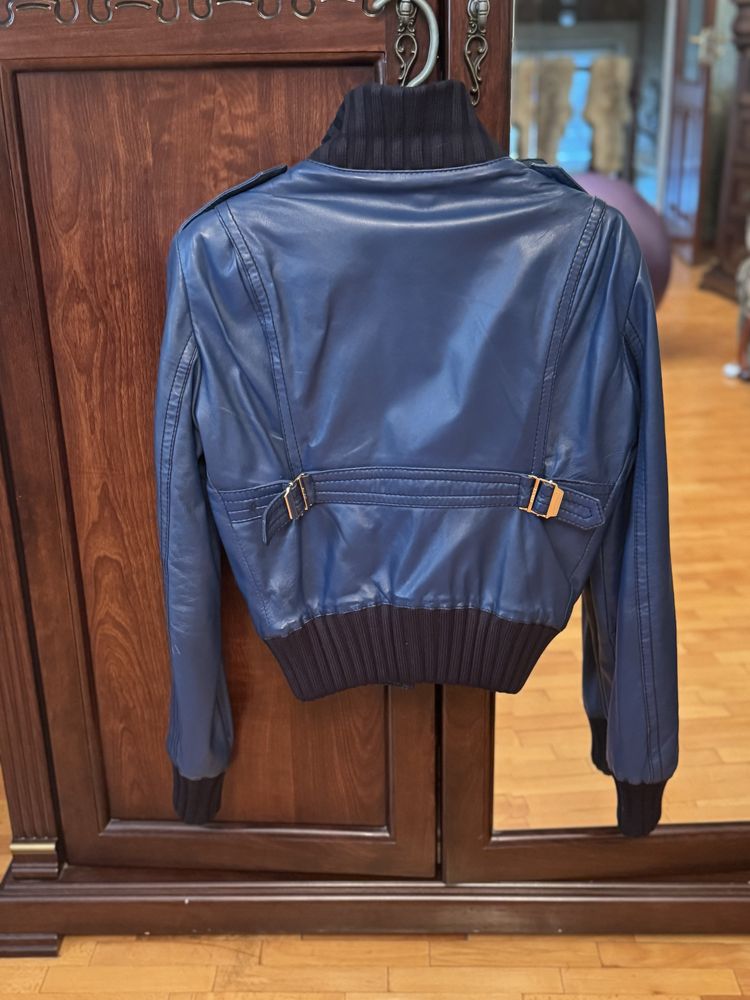 Шкіряна куртка Gucci S