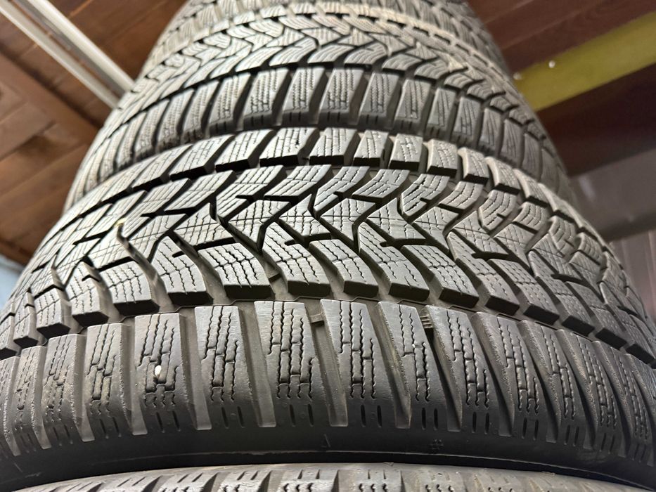 Komplet opon Dunlop Winter Sport 5 225/40r18 92V XL