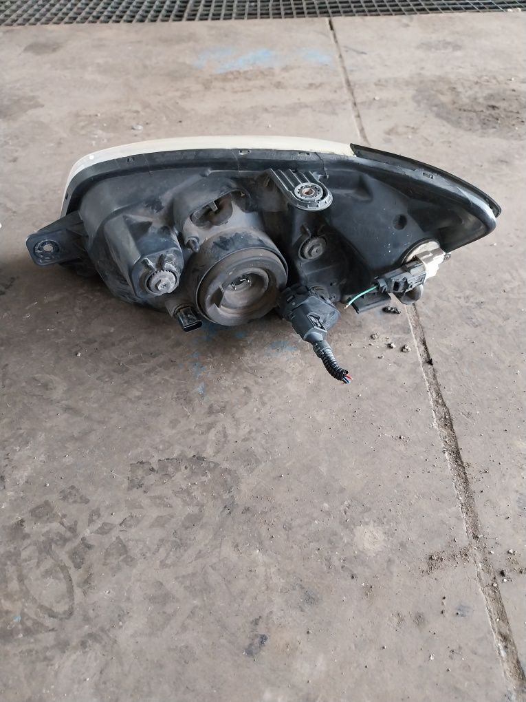 Lampa prawa lewa przód hyundai getz