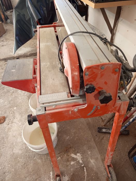 Przecinarka do glazury na wodę