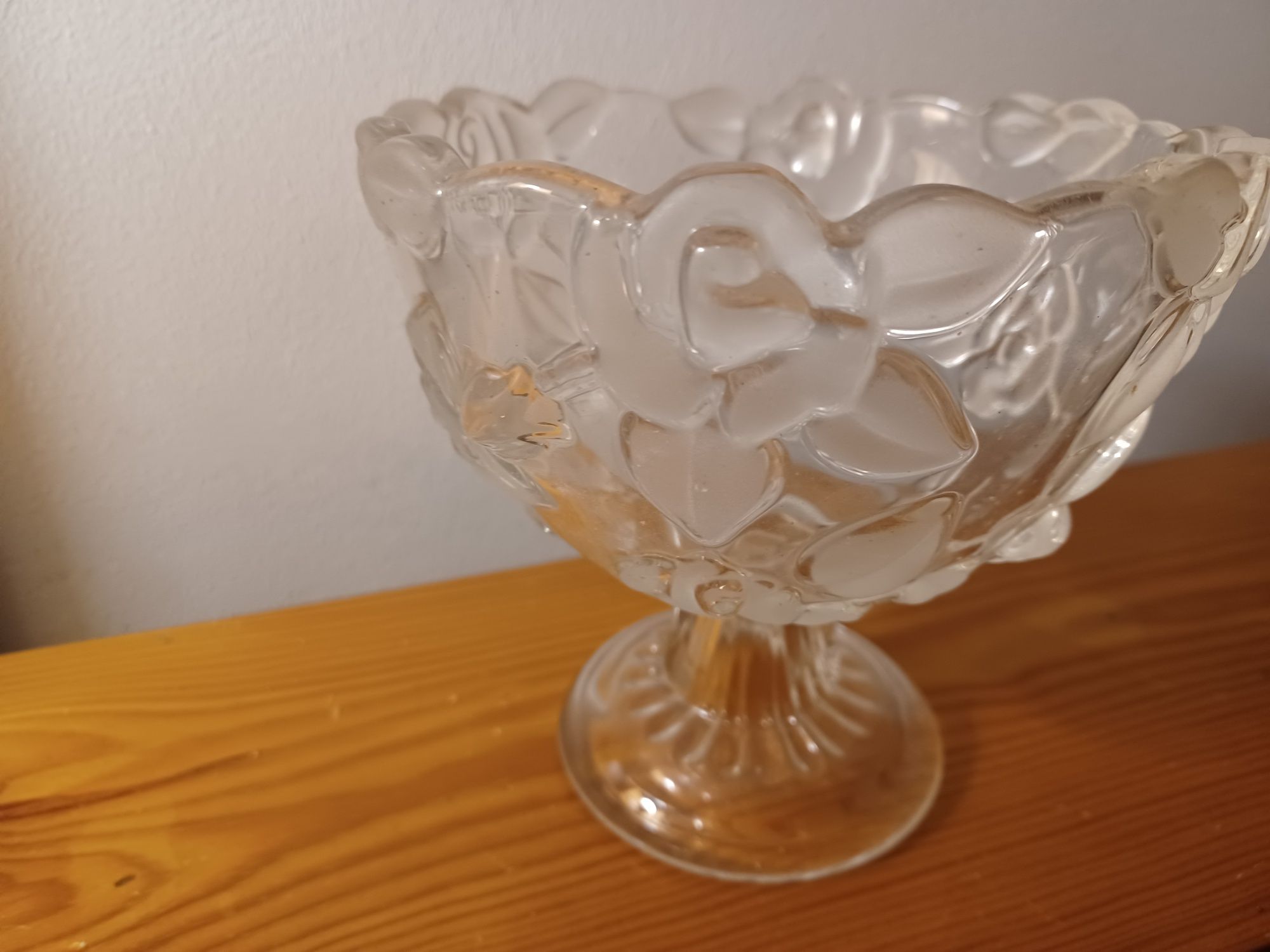 Taça em vidro trabalhado