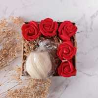 Zestaw prezentowy na walentynki dla niej prezent świeca sojowa róże