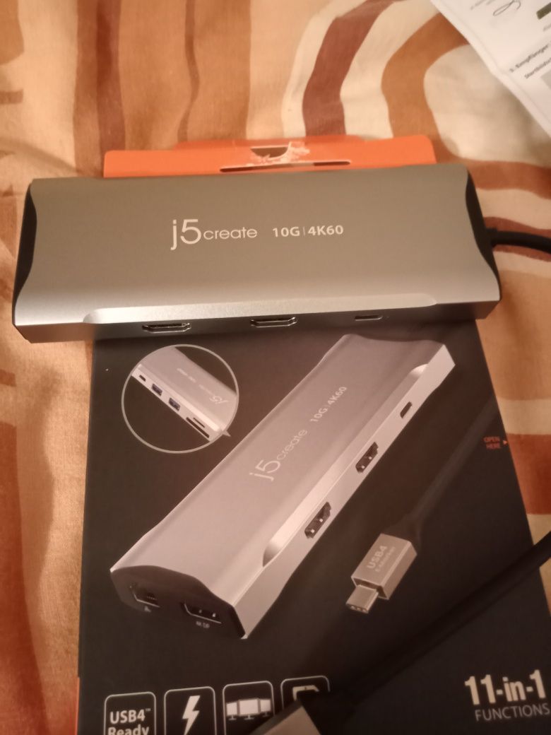 Mini stacja dokujaca USB-C z trzema monitorami 10g/s