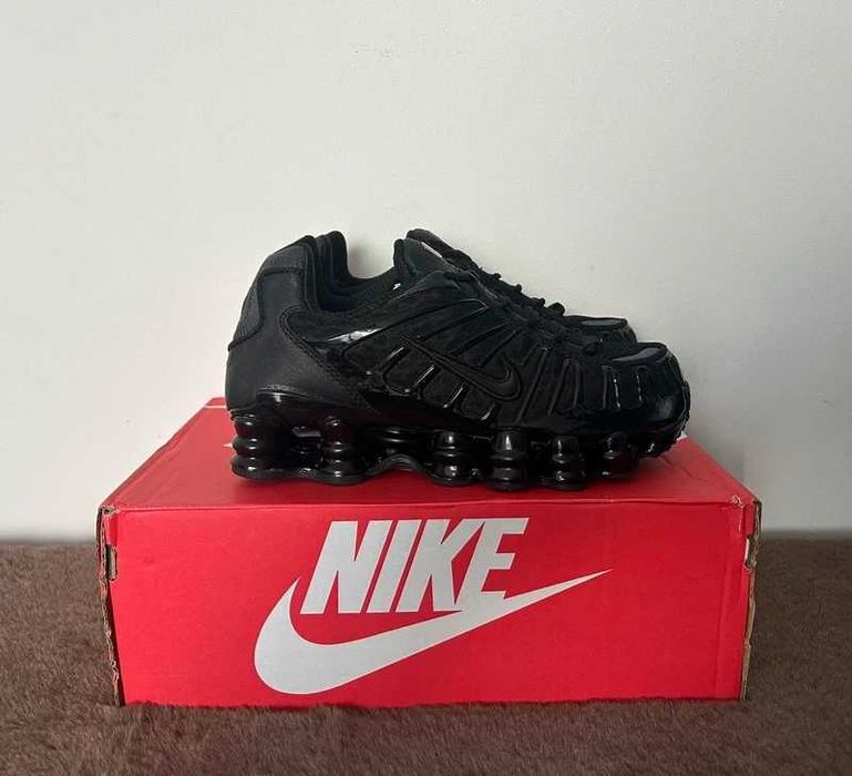 Buty-Trampk-Nike Shox TL Black R.40