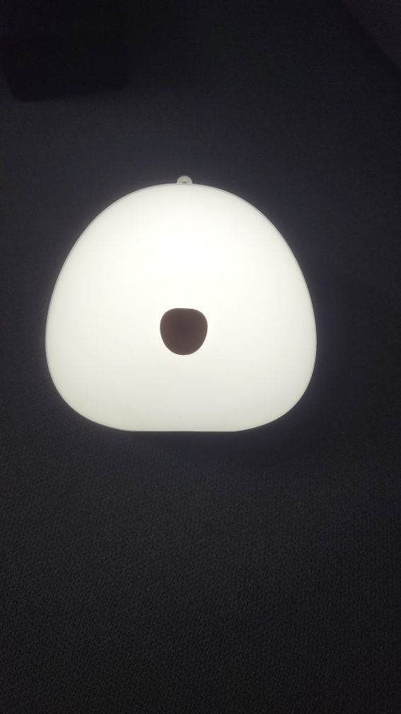 Lampka nocna dla niemowlaka / malucha