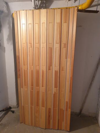 Drzwi harmonijkowe drewniane