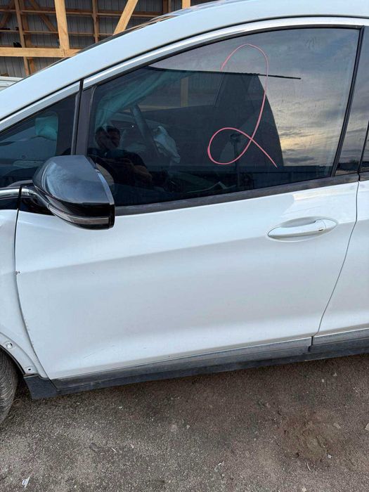 Двері Chevrolet bolt двери дверь дверка шевроле болт Разборка розборка