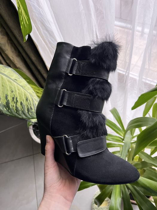 Осінні ботільйони з хутром 36,5