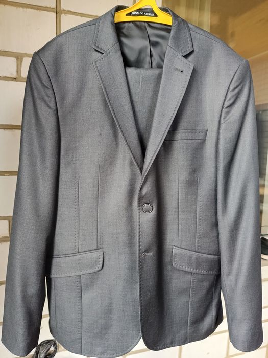 Чоловічий класичний костюм REINALDO ALVAREZ