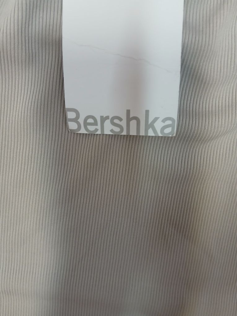Szary top z Bershki