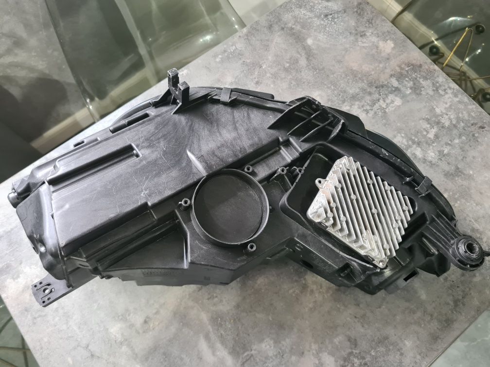 Audi A4 B9 MATRIX LED USA LAMPA Prawy przód