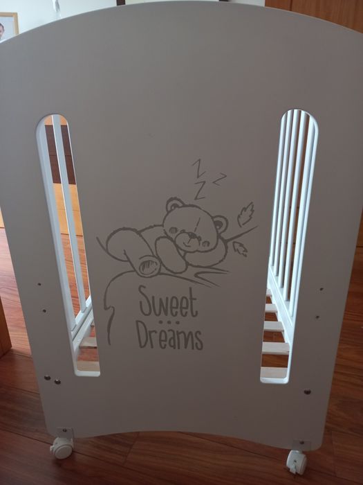 Cama para bebe branca