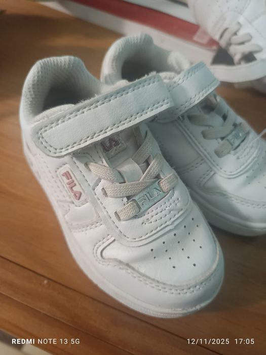 Vendo sapatilhas de bebe