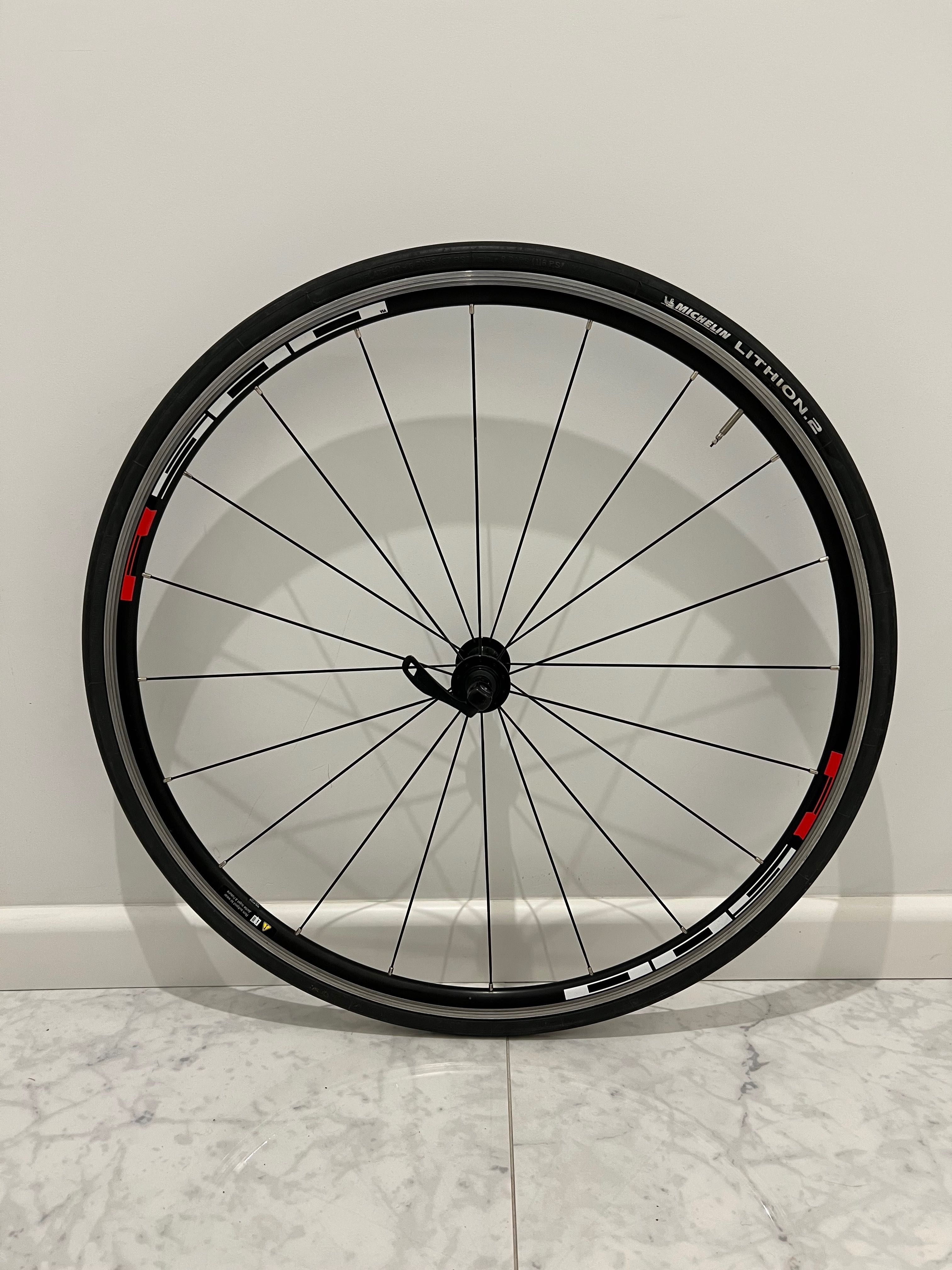 Komplet kół SHIMANO Tiagra WH-R501 + kaseta 105