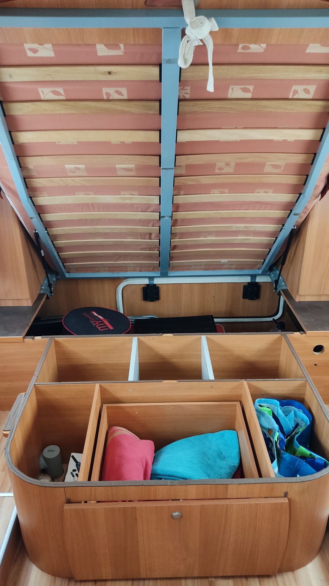 Autocaravana Cama central