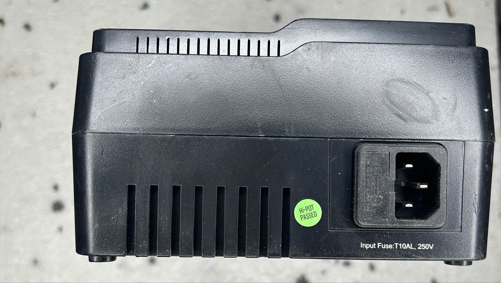 UPS APC 1000VA 600W