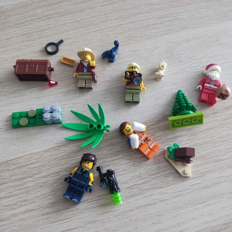 Różne figurki LEGO, św Mikołaj, Emmet i inne