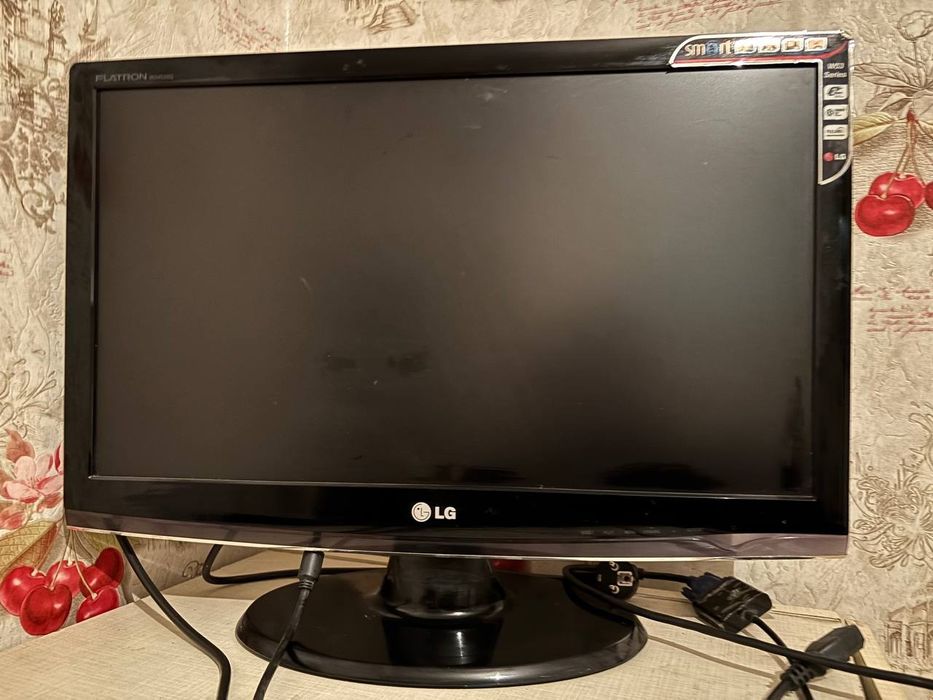 Монитор 24" LG Electronics W2453SQ-PF Glossy Black