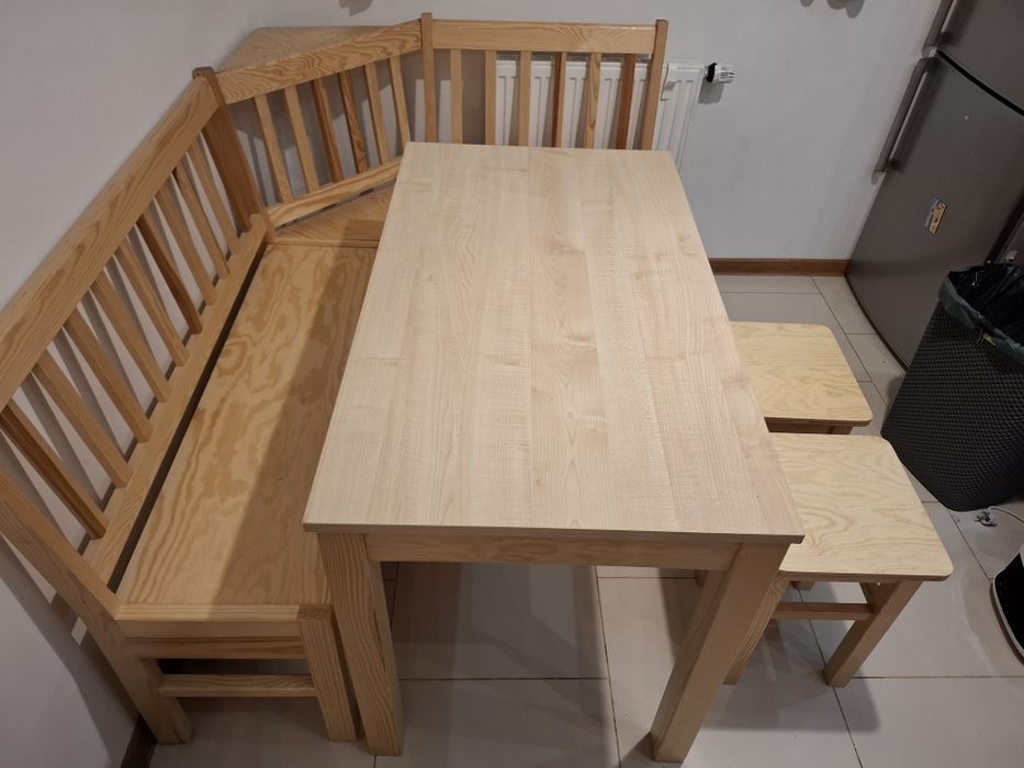 Meble do kuchni, stół, narożnik, taborety
