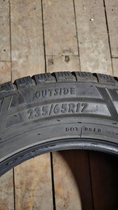 Шини зимові 235/65 R17