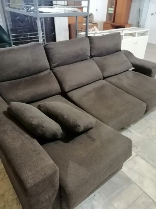 Sofá Chaise Long em Tecido com Arrumações