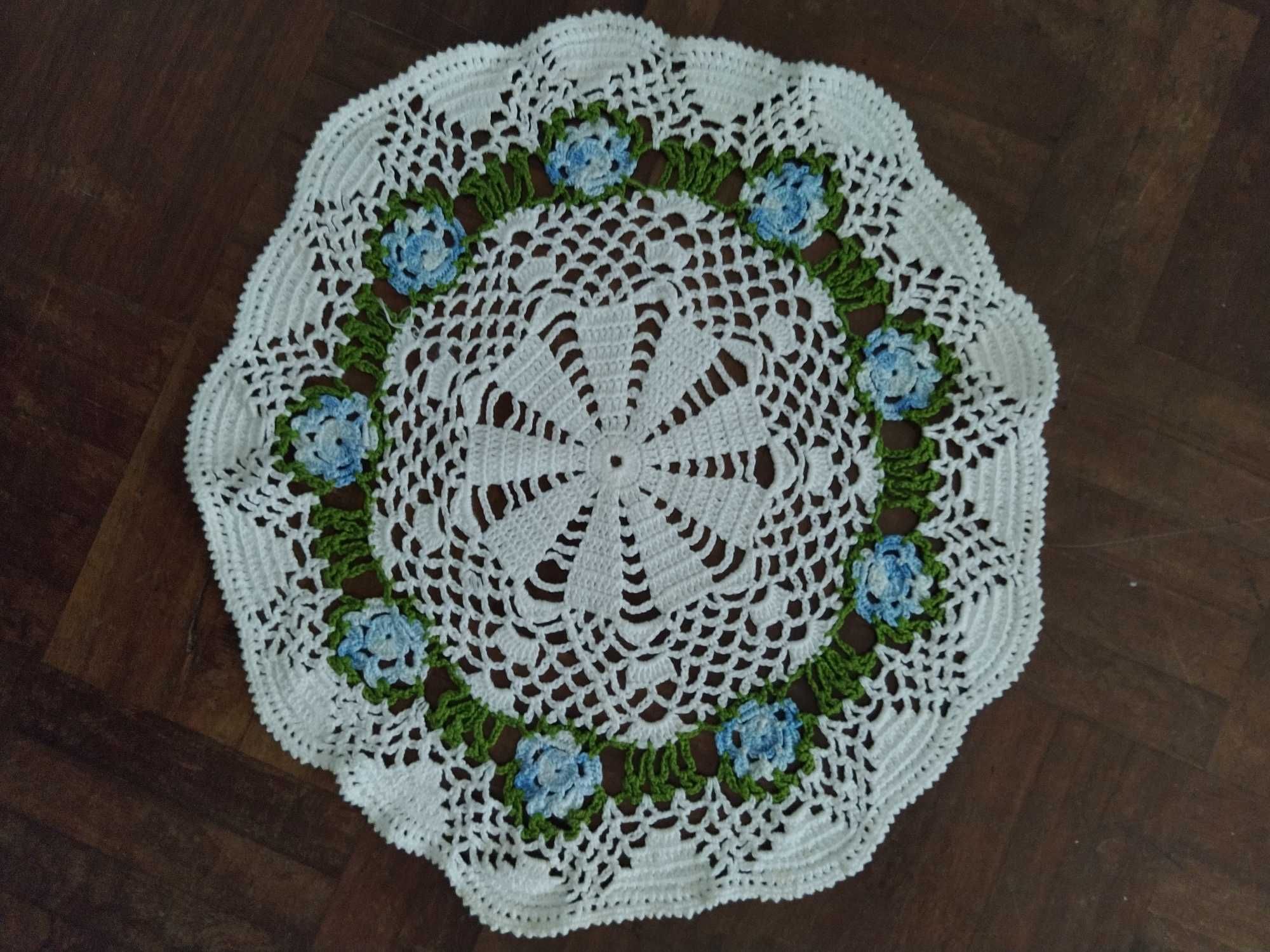Mandala em linha de crochet 30cm de diâmetro