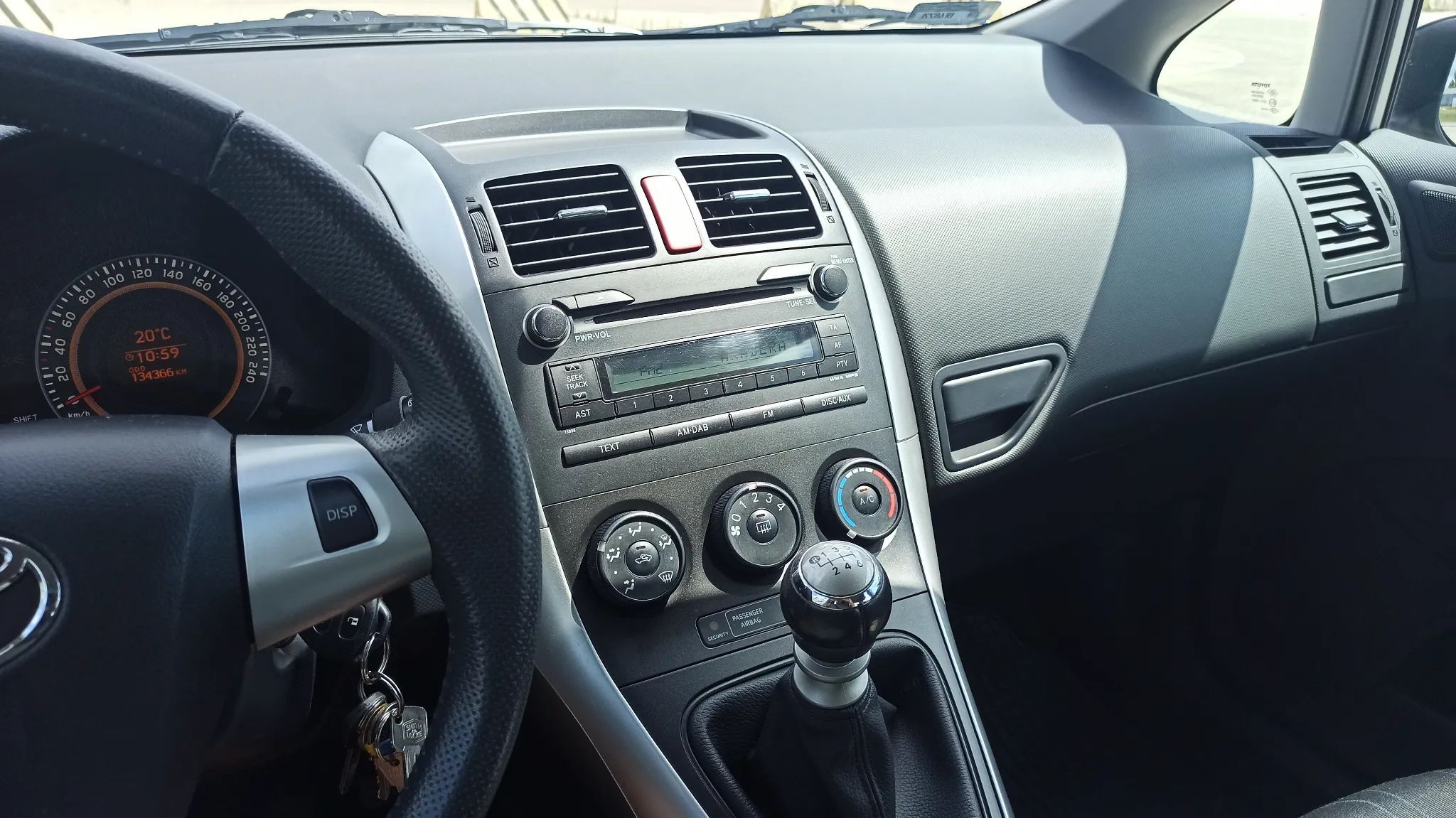 Toyota Auris Toyota Auris 1.33 VVT-i Terra