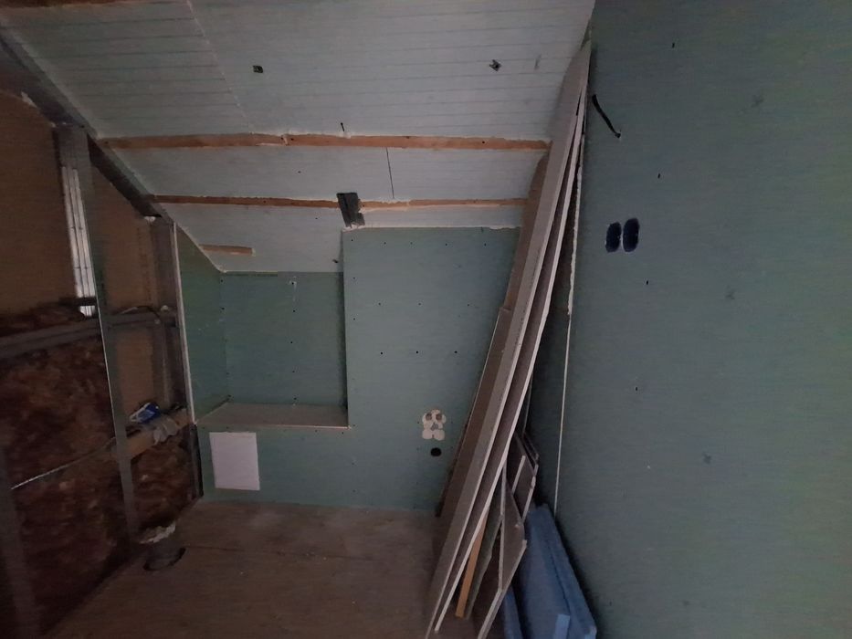 Будинок  + комунікації  +5 с Київський шлях 300 м