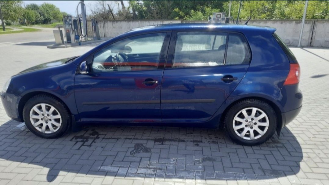Продам golf 5 2006рік
газ вписаний, власником являюсь з 2021 року
Пер