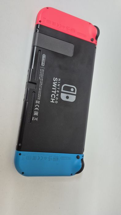 Nintendo Switch v2 + etui + karta 256gb