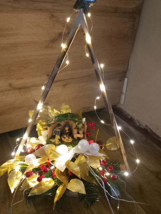 Sprzedam choinkę świąteczna z lampkami LED