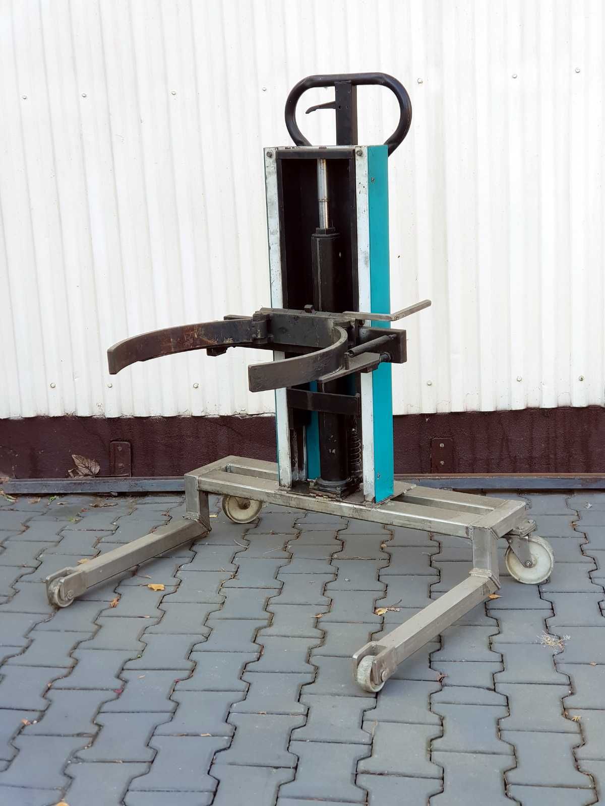 Wózek do transportu, podnoszenia beczek. 300 kg.