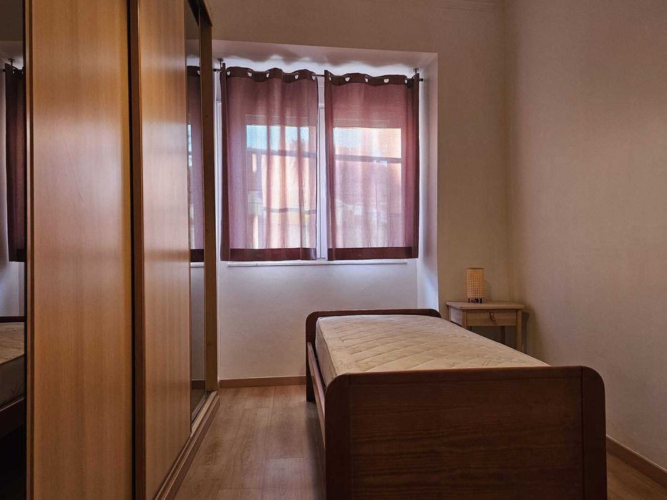 T1+1 Areeiro Mobilado