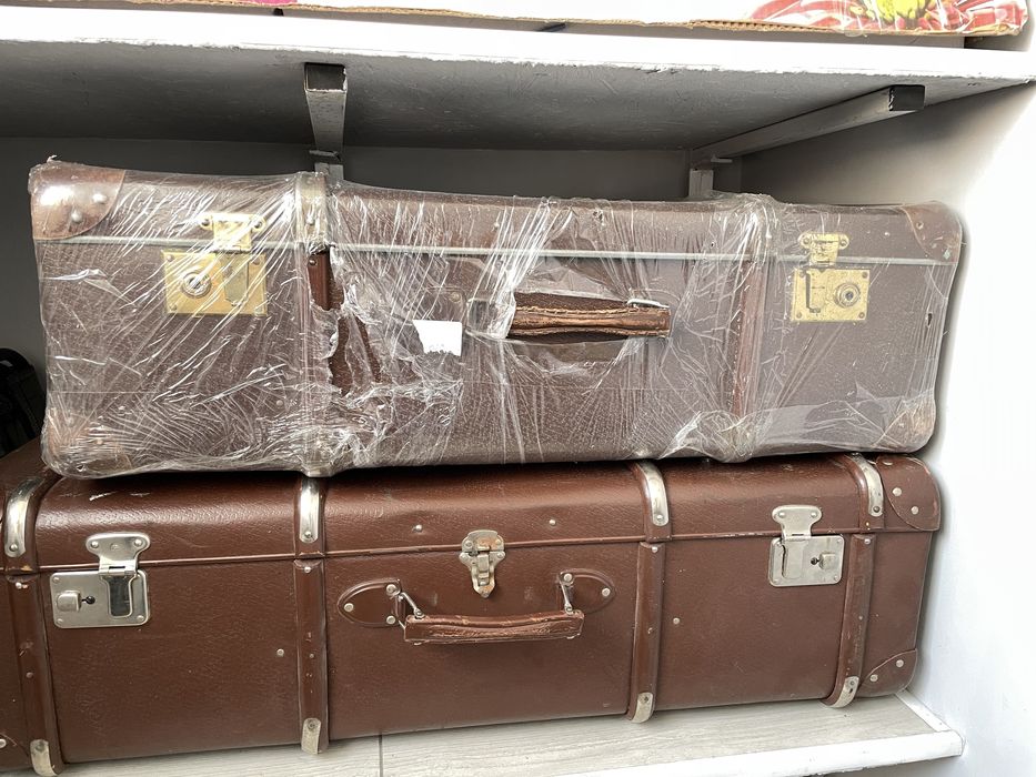 Старовинні чемодани часів СССР