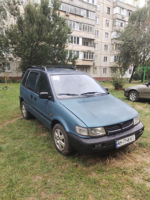 Продам Мицубиси Спейс Рунер