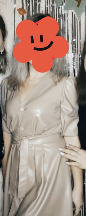 Сукня тілесного кольору з штучної шкіри, розмір М.