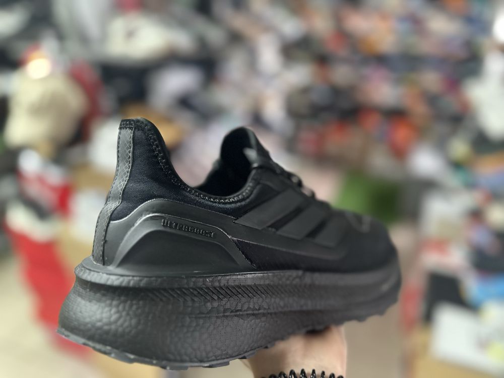 Кросівки Adidas Ultra boost light 2.0 Gore - Tex ( РОЗМІР 43,46 )