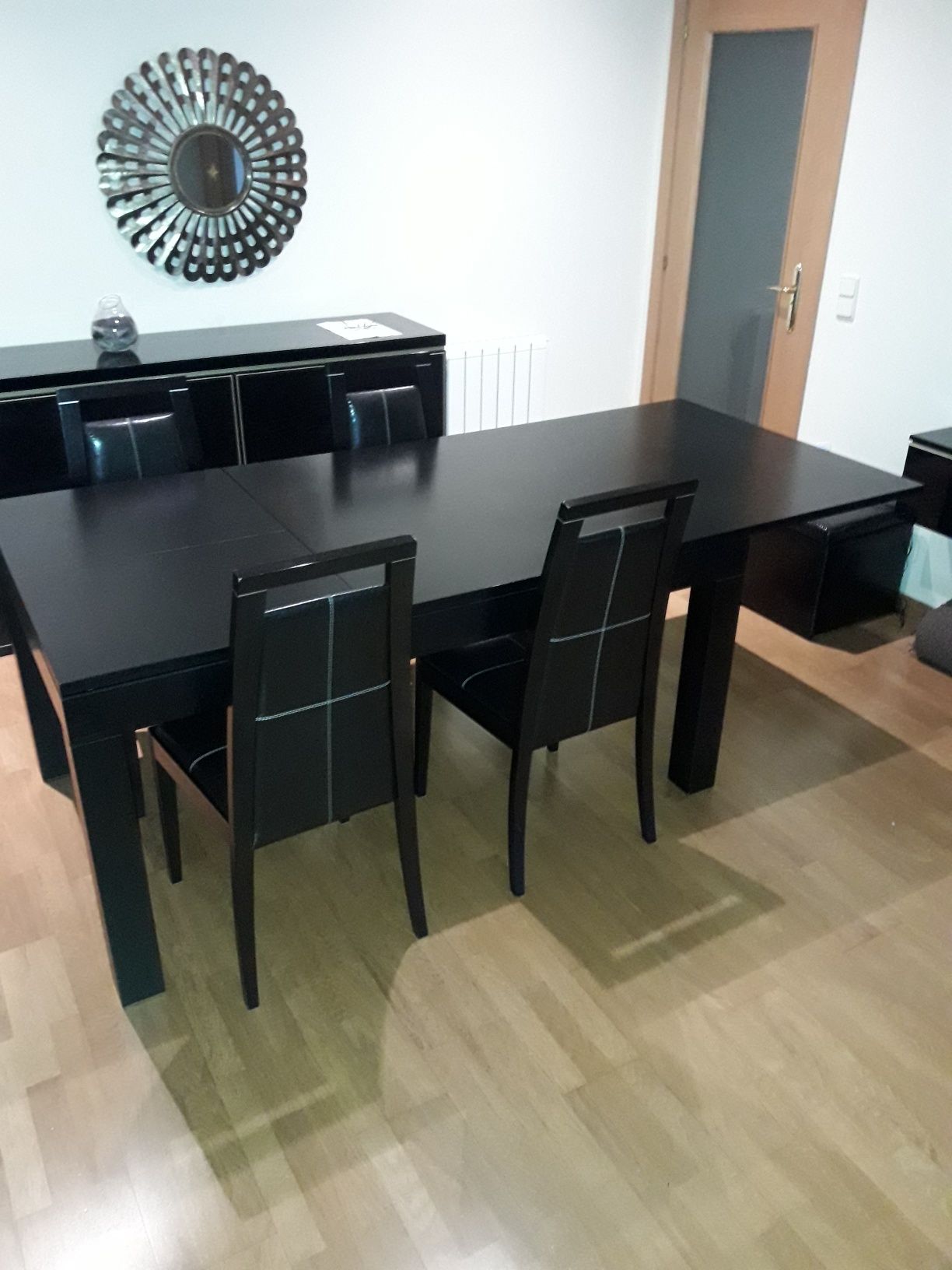 Mesa sala de jantar extensivel e 4 cadeiras preto wengue