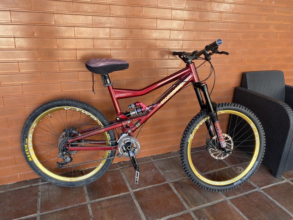 Vendo/ Troco Bicicleta enduro/downhill mongoose