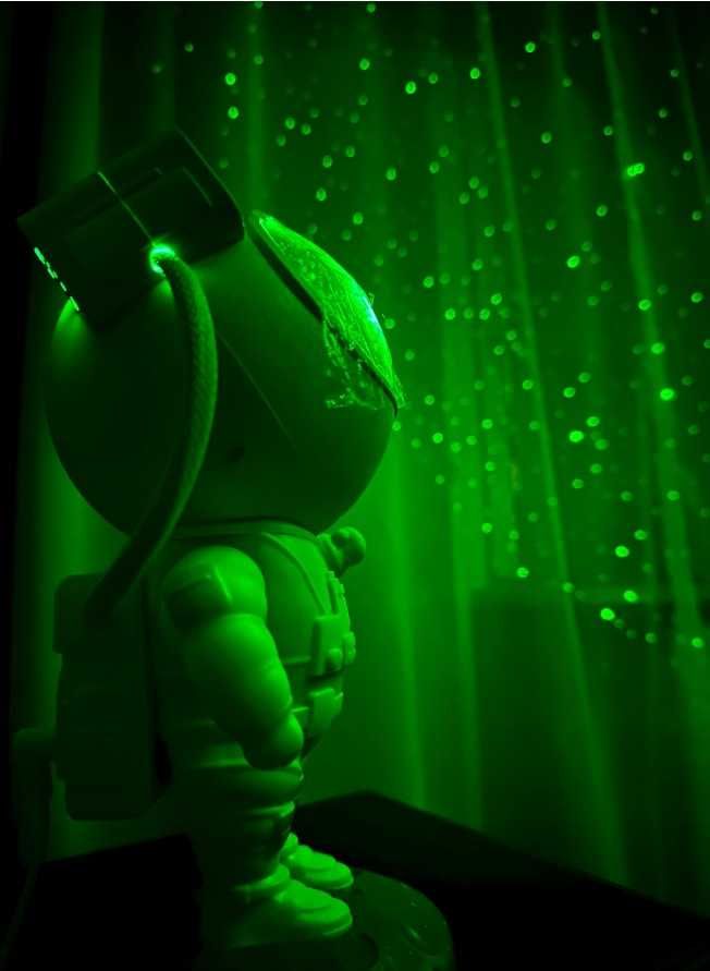 Projektor gwiazd Astronauta Lampka Nocna LED - Prezent dla dzieci!
