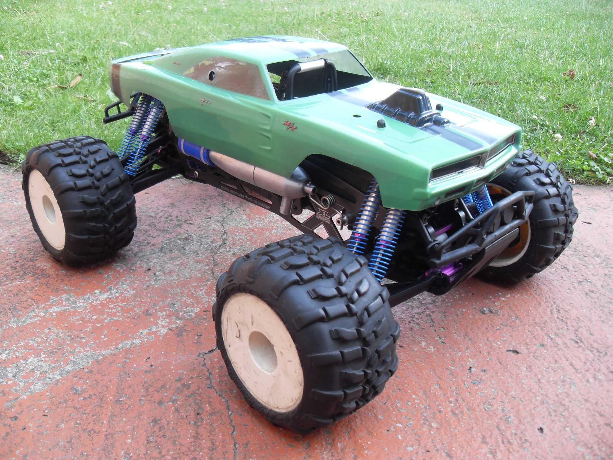 HPI SAVAGE XL 5.9 1:8 Nitro Model RC Spalinowy Monster Truck