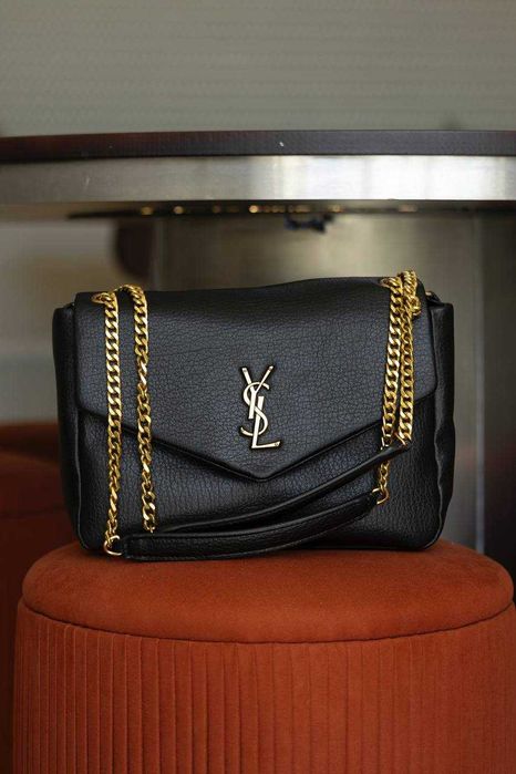 Елегантна шкіряна сумка YSL Saint Laurent у класичному чорному кольорі
