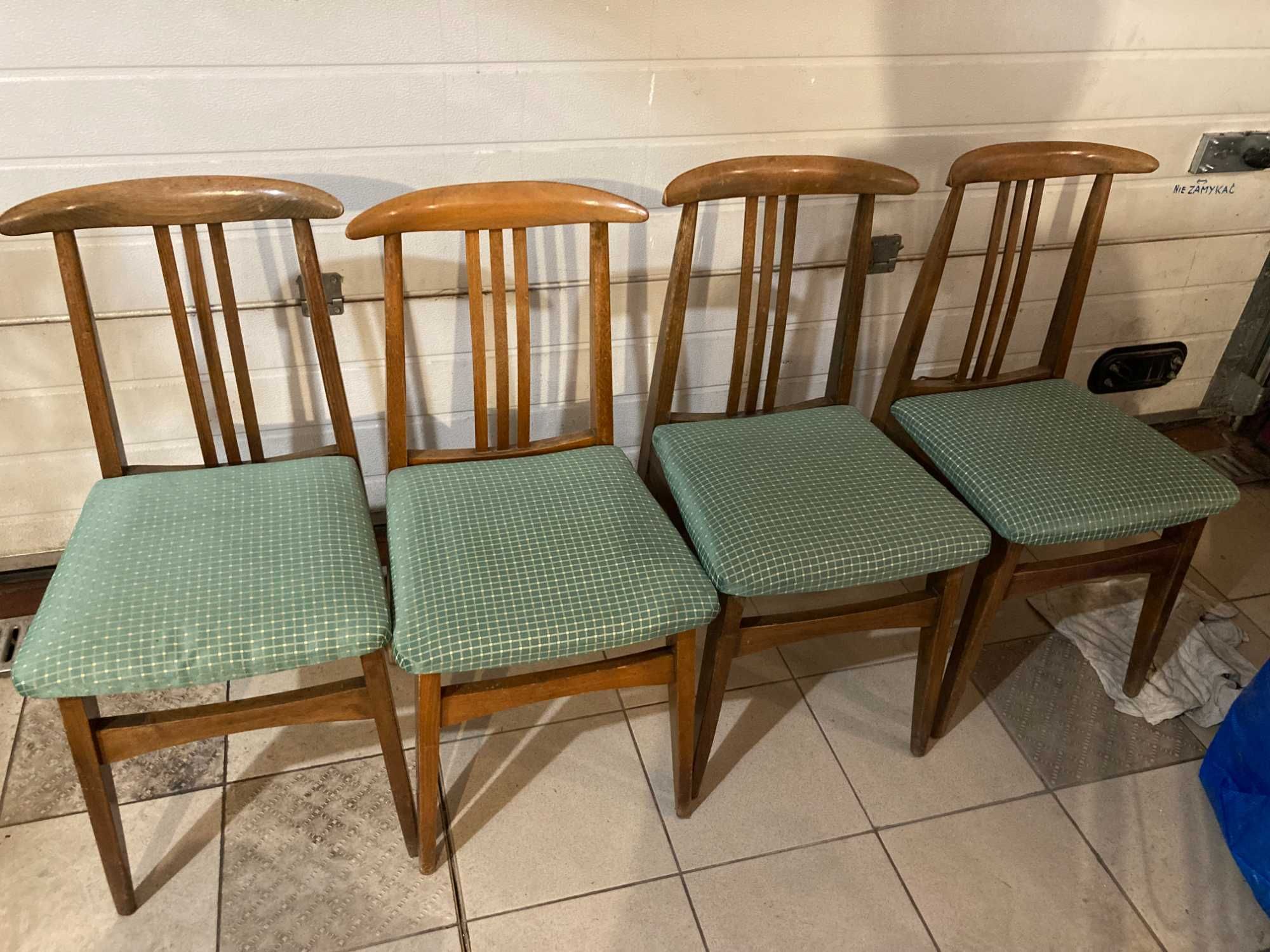 4 krzesła plus 2 gratis proj, Zieliński