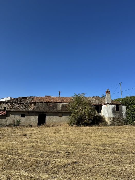 Casas para reconstrução + terreno