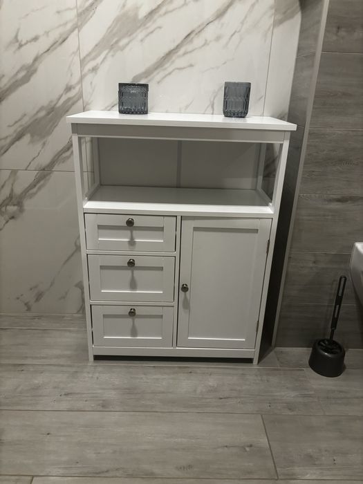 Nowa komoda łazienkowa