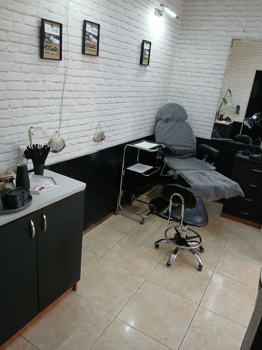 Рабоче місце для манікюра кабинет кушетку оренда салон