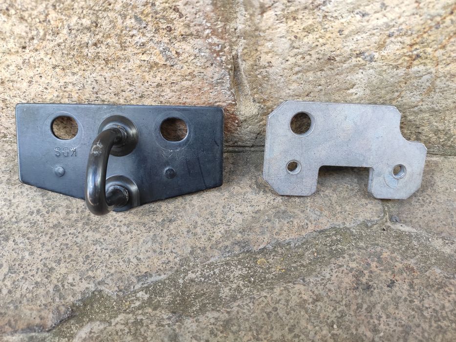 Деталь до замка кришки багажника Пежо 3008, 5008