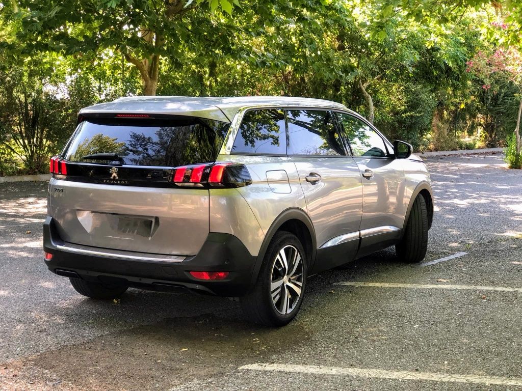 Peugeot 5008 allure diesel 7 lugares