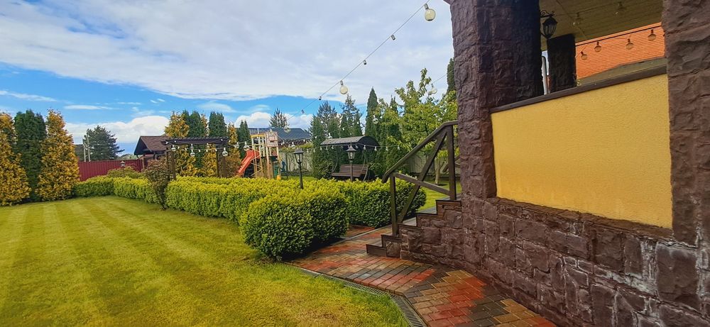 Комфортний 1 затишний будинок. 6 кімнат.