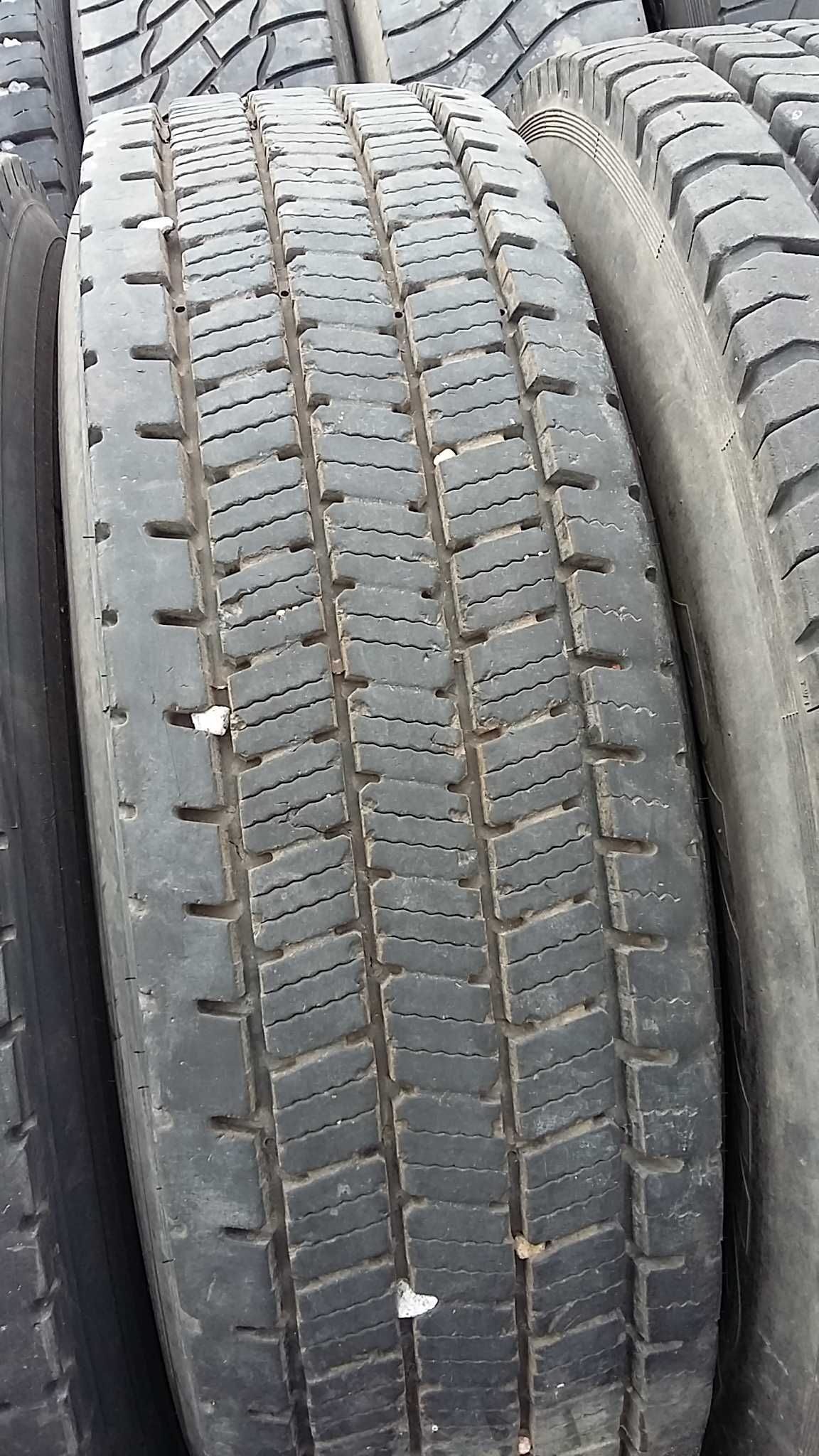 opona Dębica 315/80R22.5 używana